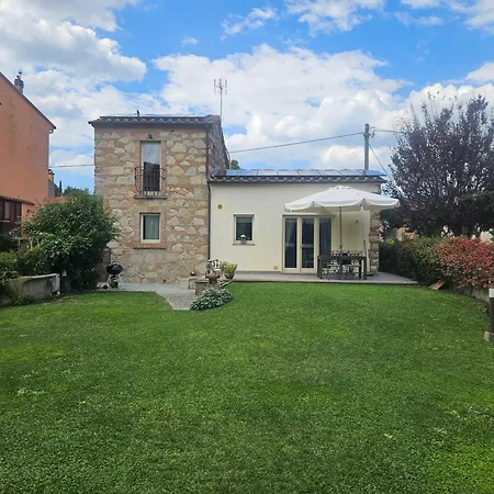 La Bottega Del Maniscalco Holiday home Filettole