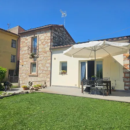 La Bottega Del Maniscalco Holiday home Filettole